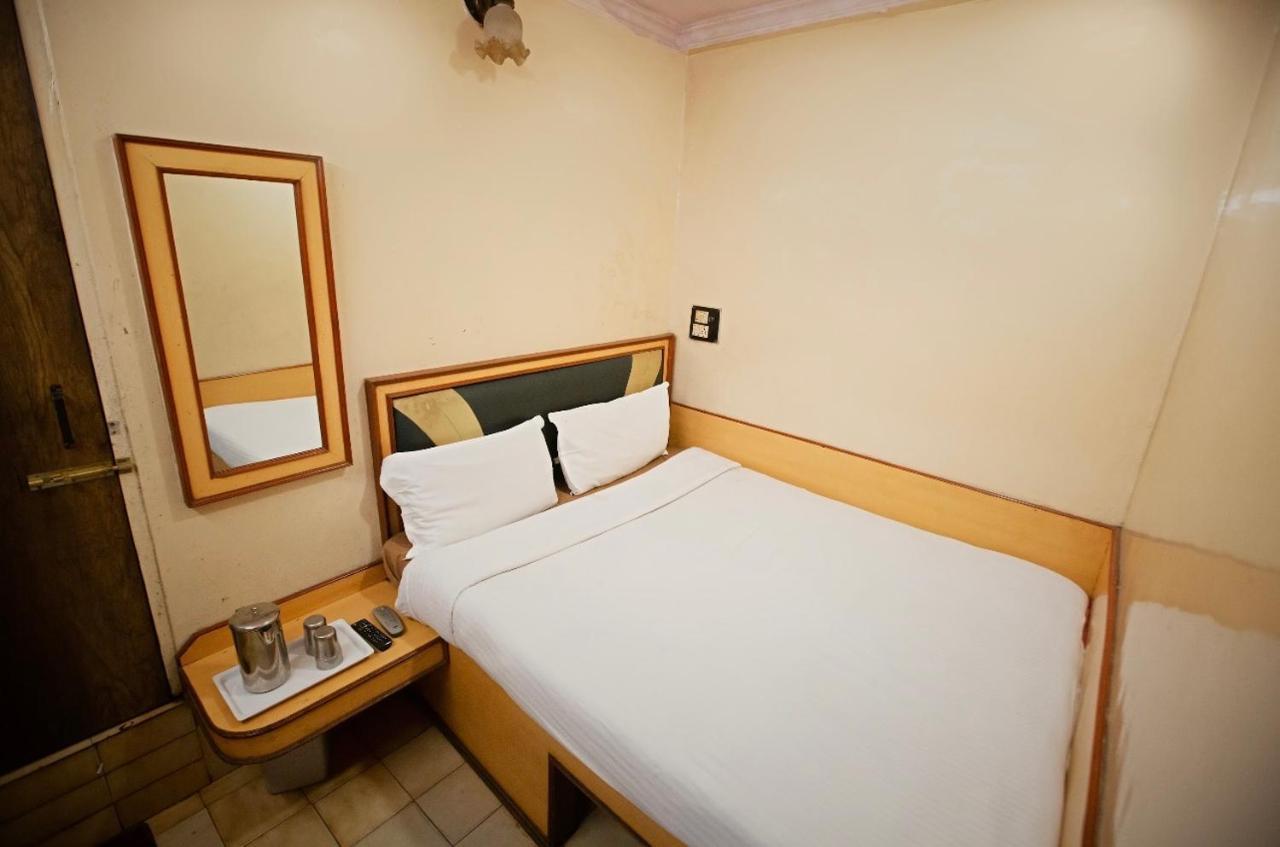 Hotel Maneck Уті Екстер'єр фото